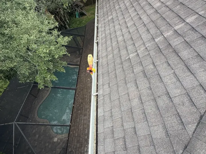The same gutter after cleaning, clear of leaves (South Tampa)