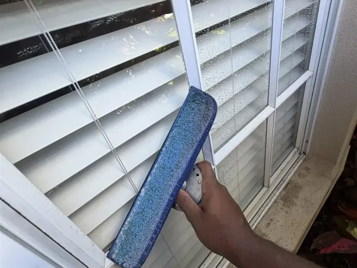 Washing the outside of the glass (Safety Harbor)